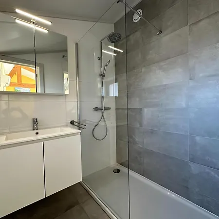 بيت للعطل In Near Sint-andre Beach, Cleaning Included *